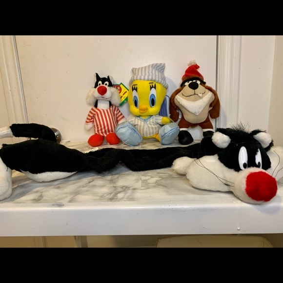 COPY - (4) Vintage Looney Tunes Collectible Plushies - Picture 3 of 3